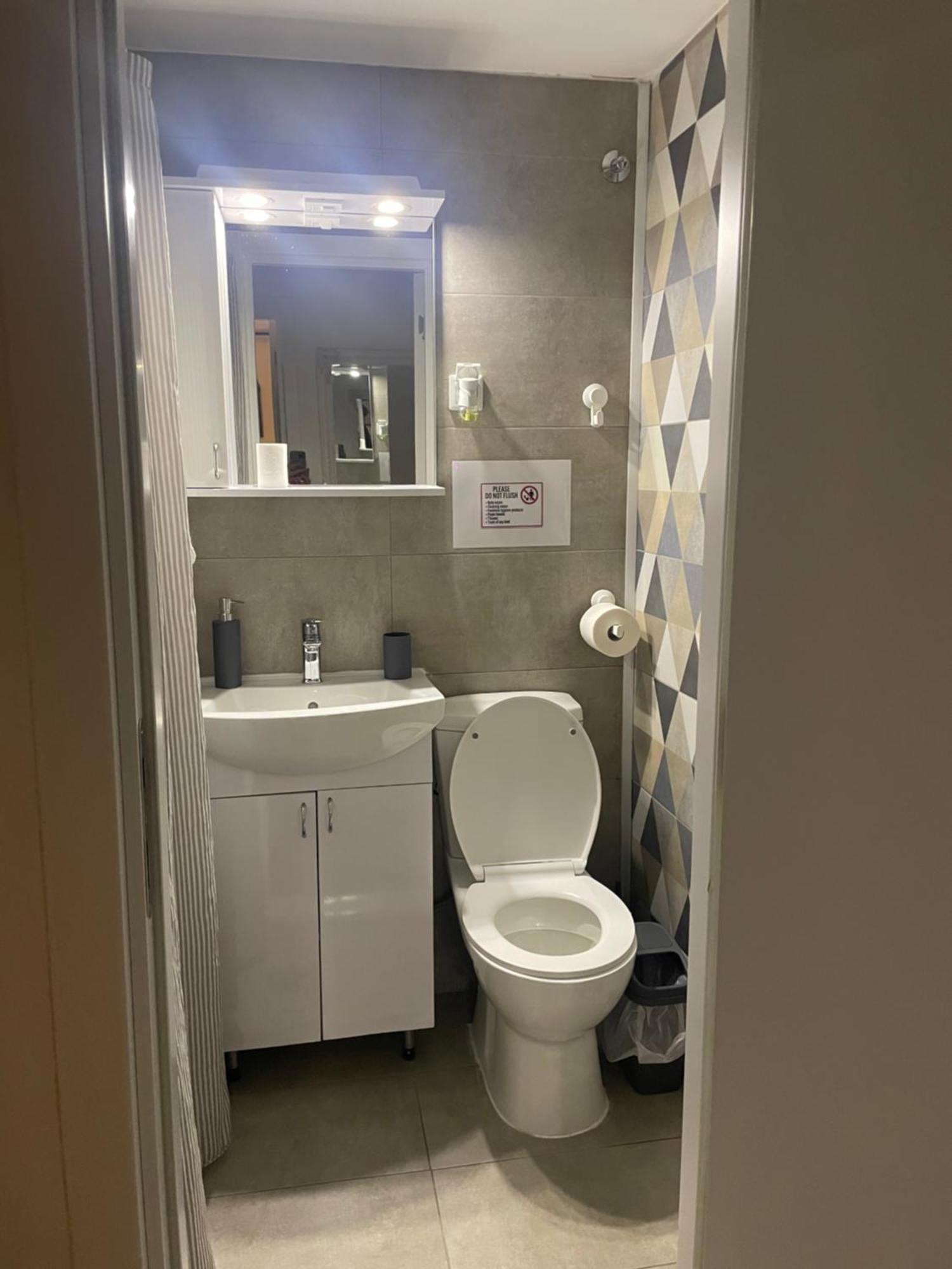 Urban Oasis Apartment Sajmiste Ngoại thất bức ảnh