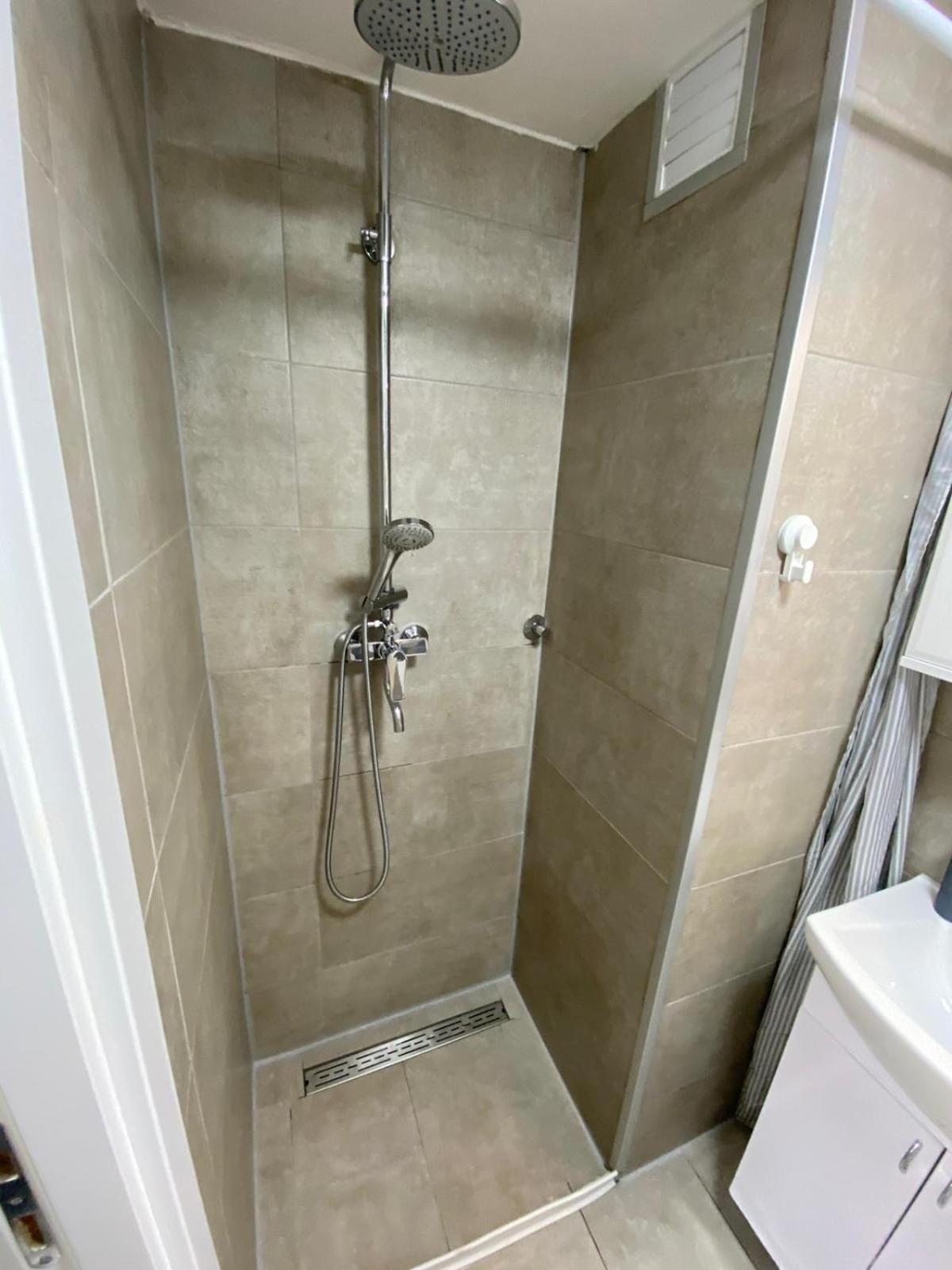 Urban Oasis Apartment Sajmiste Ngoại thất bức ảnh