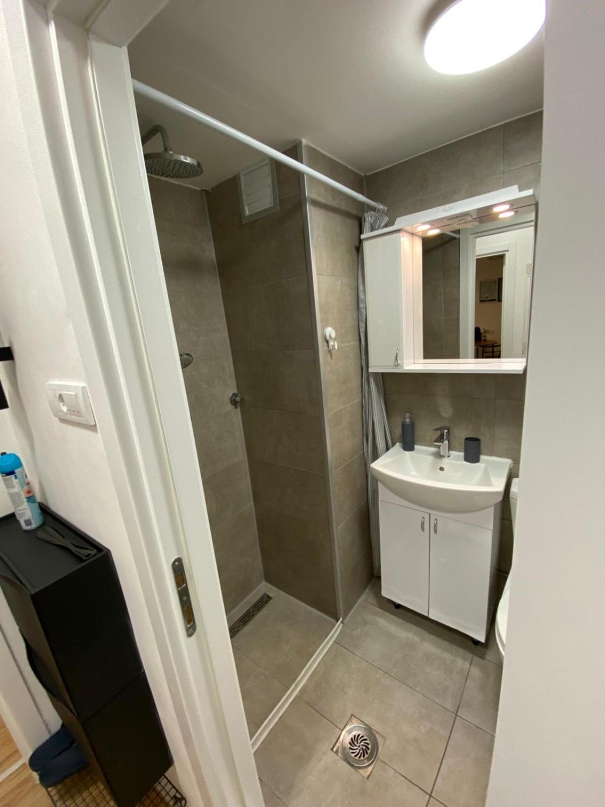 Urban Oasis Apartment Sajmiste Ngoại thất bức ảnh